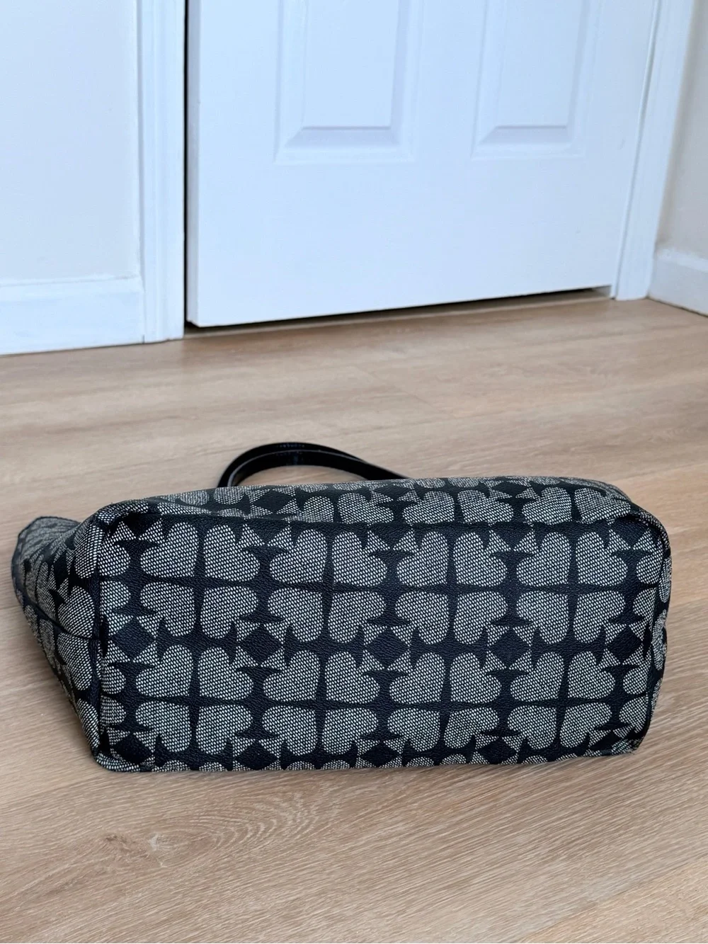 Kate Spade New York Ace of Spades Harmony Tote Black Spade Print Large Beach Bag